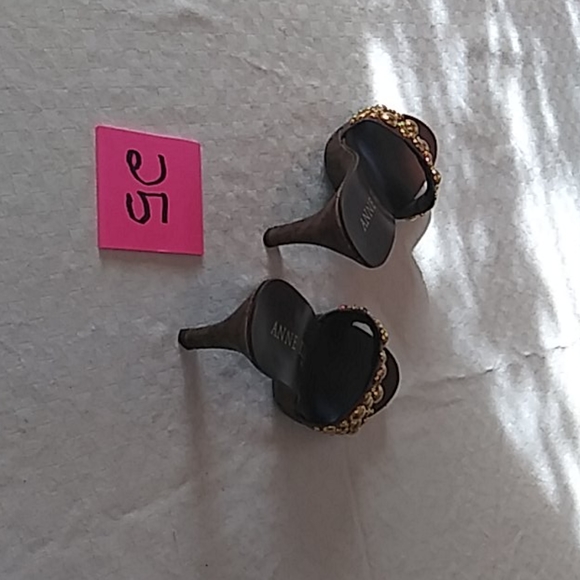 Heels - Picture 4 of 4